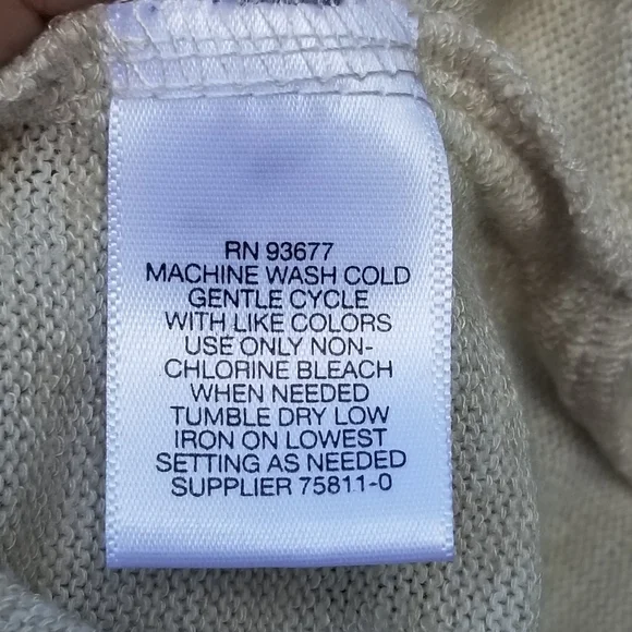 Liz Claiborne beige knit 3/4 sleeve top with shoulder stud detail medium - Picture 4 of 4